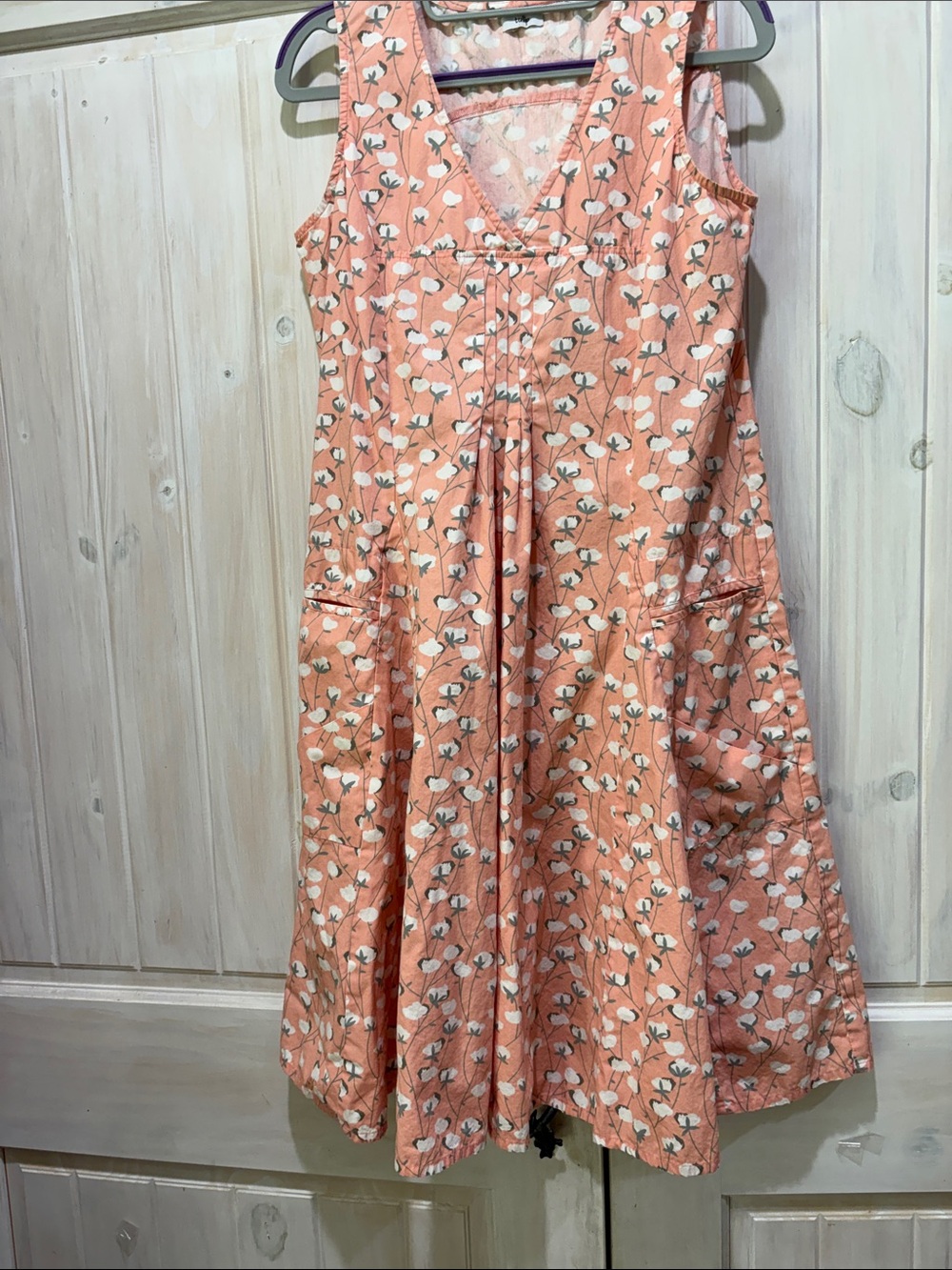 Sleeveless Peach Floral Midi Dress with V-Neck